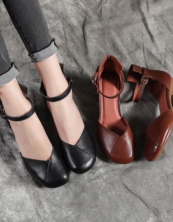 Enkelt Läderspänne Med Mellanklack Chunky Pumps