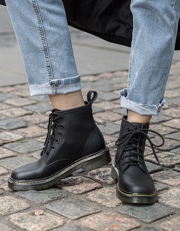 Höst Smooth Leather Dam Doc Marten Boots