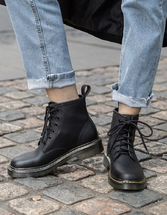 Höst Smooth Leather Dam Doc Marten Boots